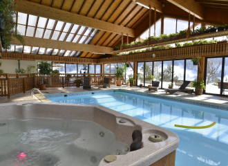 spa jacuzzi piscine hotel le ferraillon