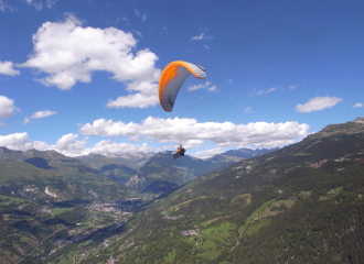 Vol Biplace en Parapente - Fly In Paradise - Sébastien