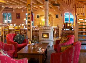 Magnifique salon traditionnel pour vous détendre dans une ambiance paisible et confortable