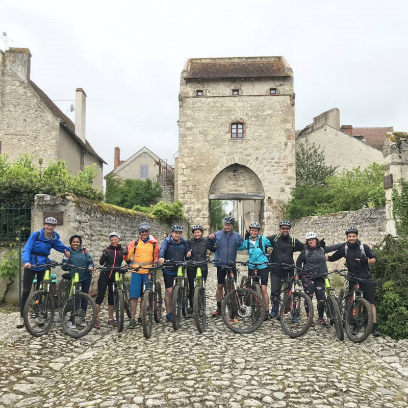 Organisation de jeux de piste à vélo et de sorties thématiques accompagnées pour groupes