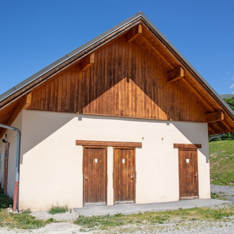 Extérieur des toilettes publiques