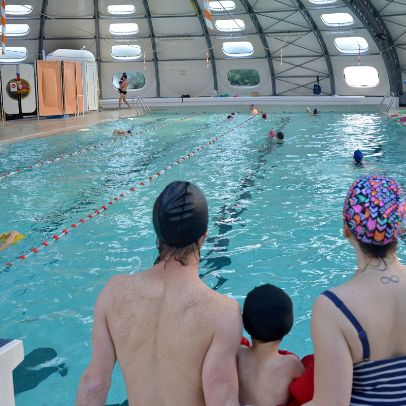 La piscine intercommunale à Beauchastel