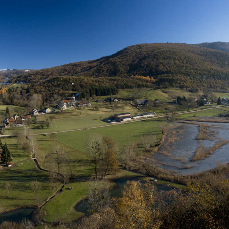 Lac de Millieu et marais du Vernay