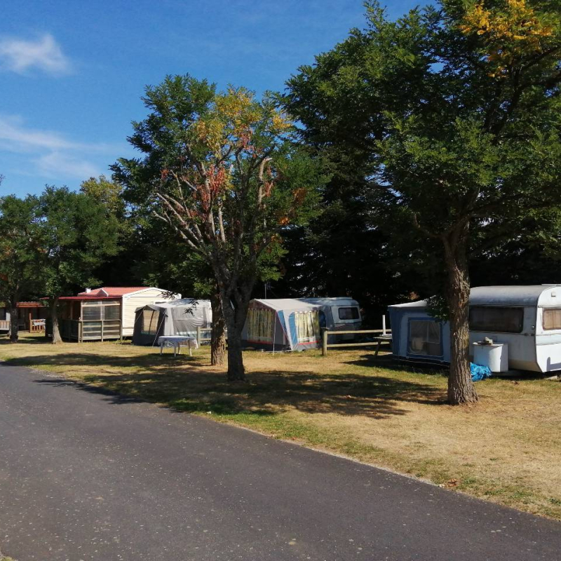 Camping municipal de Choumouroux : aire de camping et de camping car - YSSINGEAUX