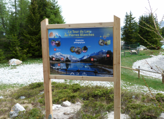 Itinéraire de randonnée pédestre : Le Tour du Lac des Pierres Blanches