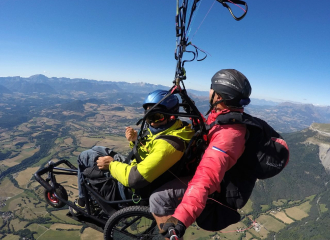 Vol handisport Parapente en biplace - AéroSAT