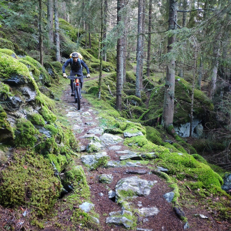 Ambition Outdoor: Hiking, trekking and mountain biking in the Mont Blanc region