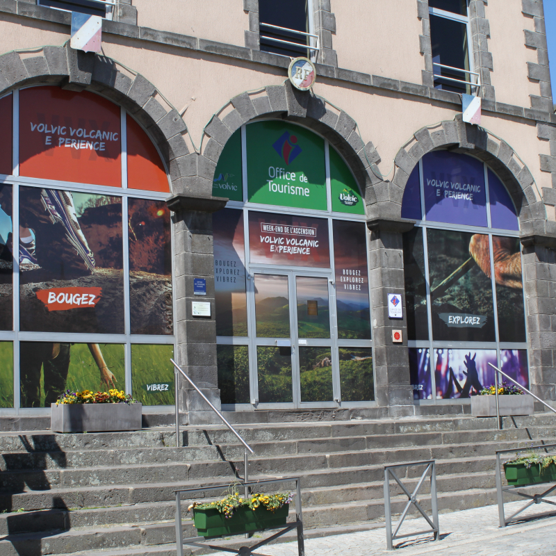 Extérieur de l'Office de Tourisme de Volvic Centre Historique