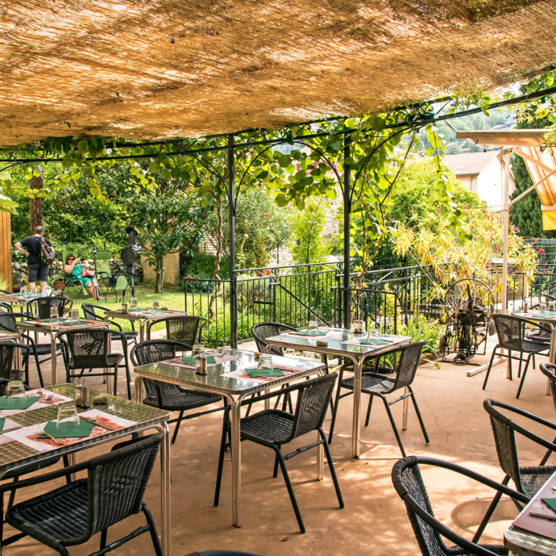 Les Touristes Restaurant