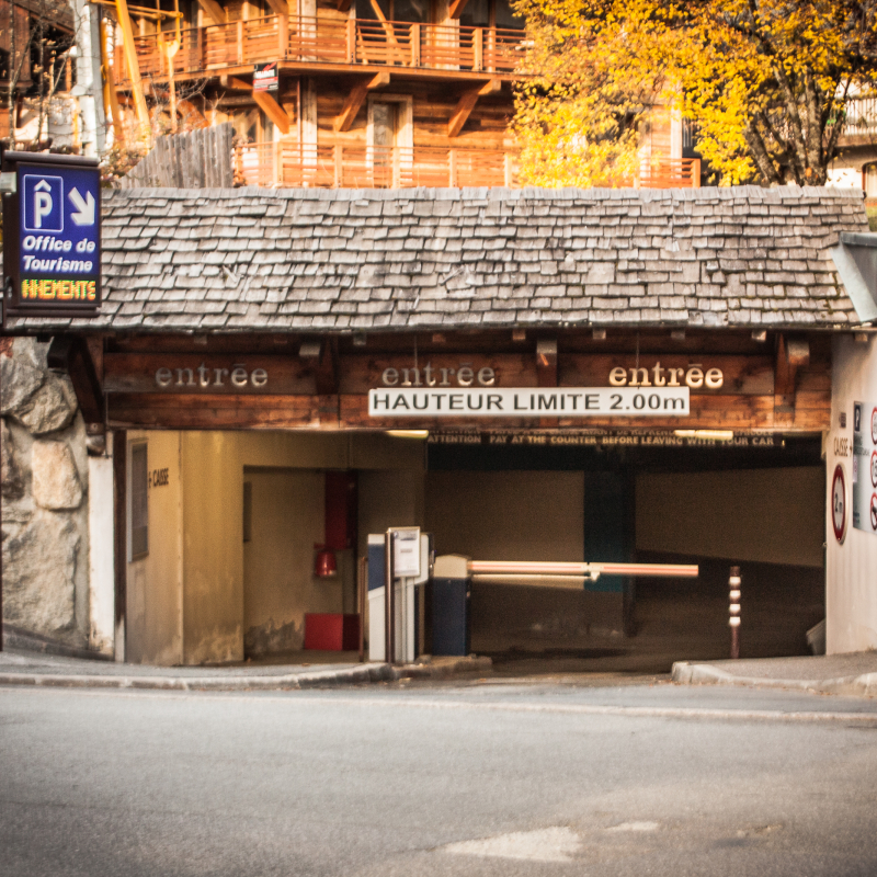 Parking covered Office de Tourisme