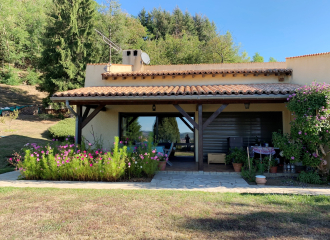 La terrasse principale de la maison