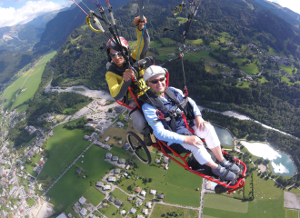 Tandem paragliding flights for people with reduced mobility