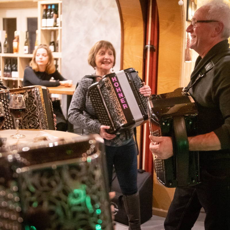 Party in the bars and restaurants of Termignon during the Accordion Festival