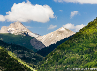 Hike to one of the Region's Summit with Vercors Escapade
