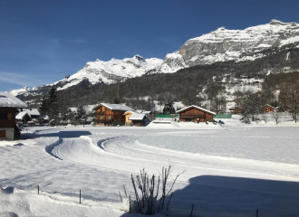 Piste ski de fond vue sur le massif du Mont Blanc