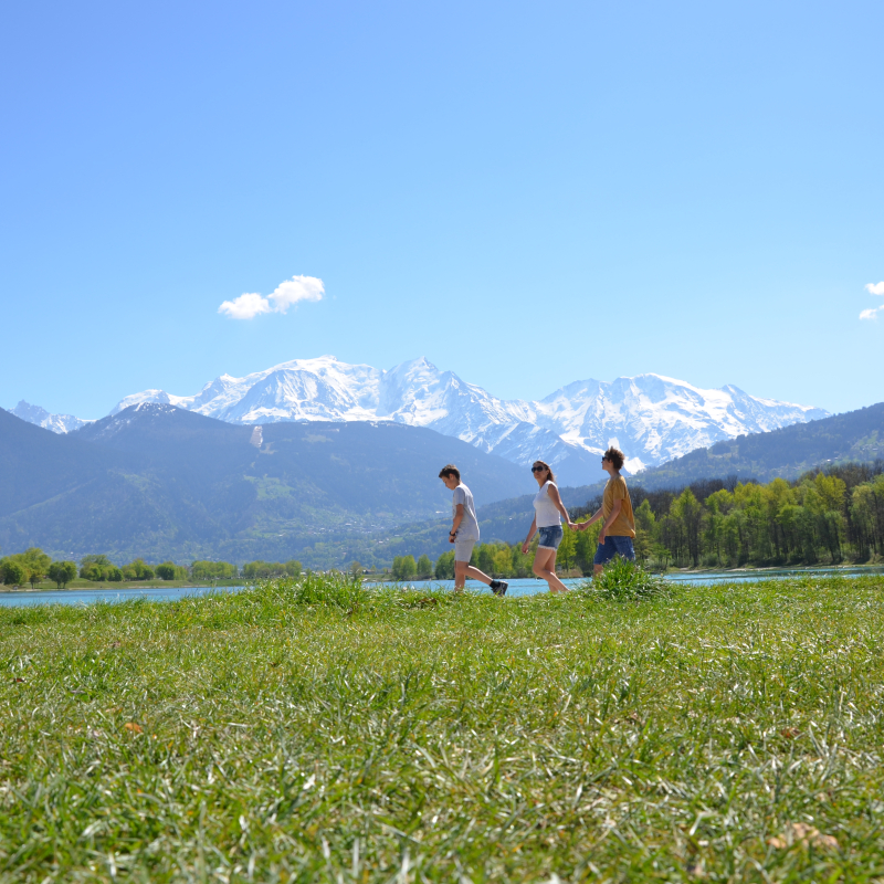 Tour of Passy lake