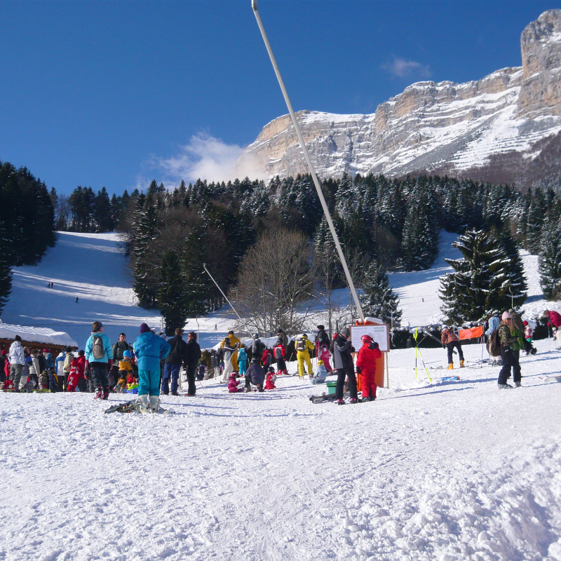 Downhill skiing lessons - ESF des Petites Roches