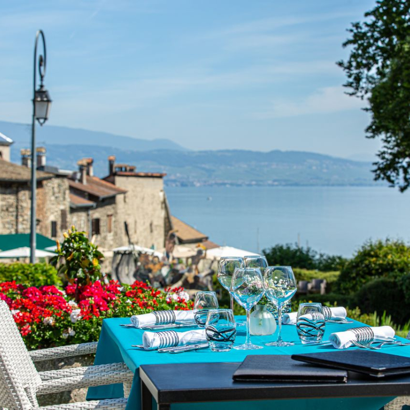 Restaurant / Terrasse avec vue sur le Lac