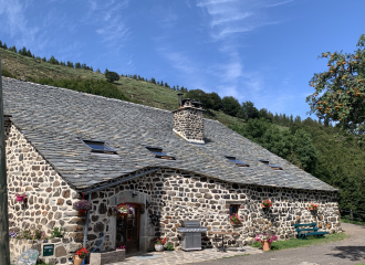 Gîte  d'étape et de séjour La Ferme de Médille