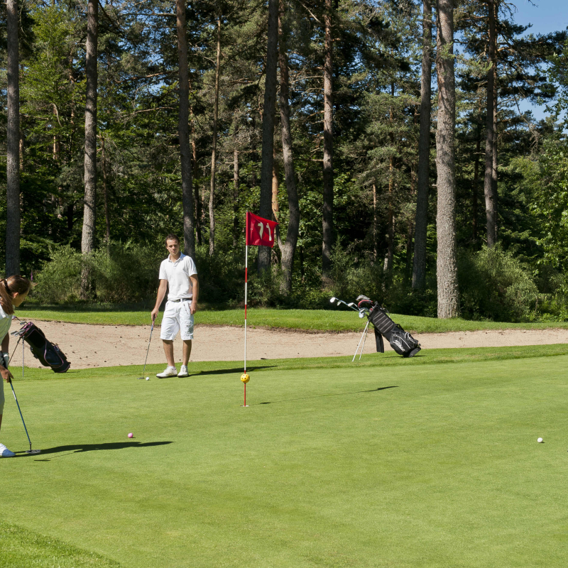 Stage, leçon, club de Golf : swinguez à 1000 m d'altitude !