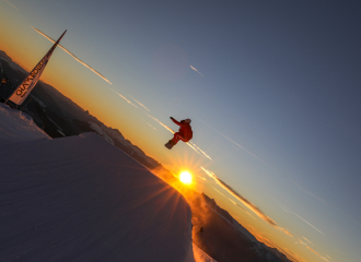 Photo snowboard freestyle ESF Chamrousse