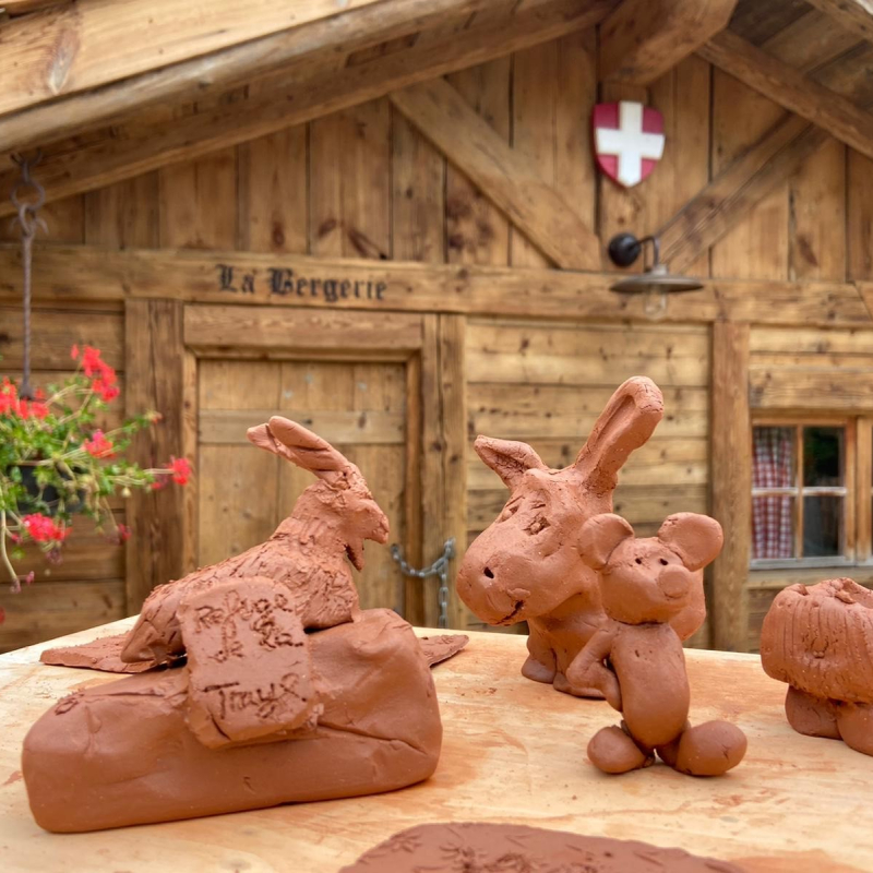 Atelier poterie et peinture à la ferme de la Traye