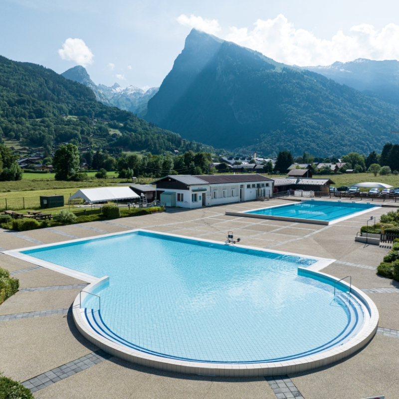 Piscine avec drone, vue sur le criou