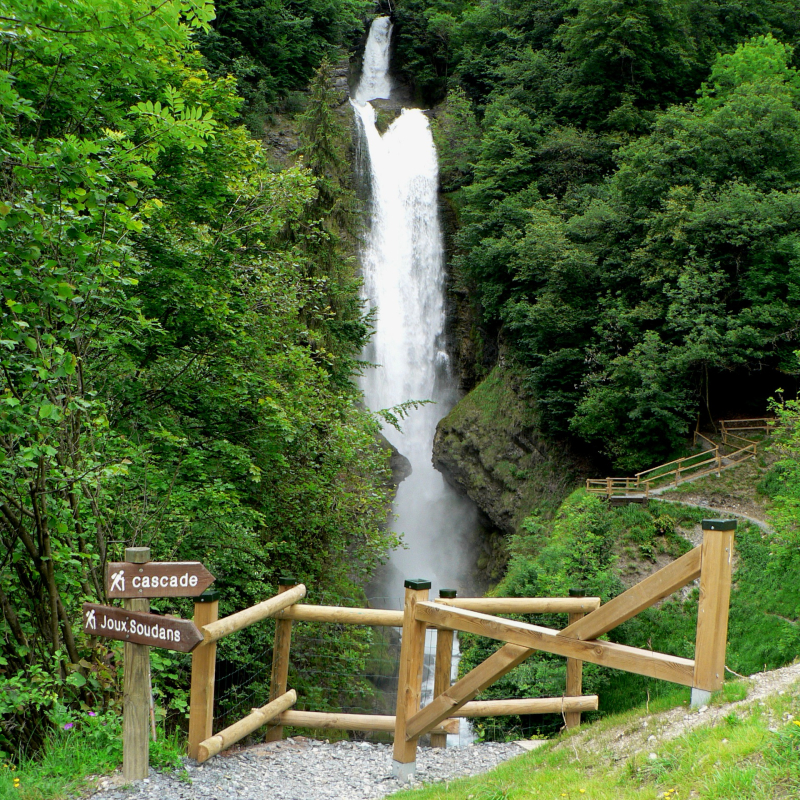 Chedde waterfall