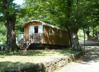 Trailer in Les Cruses campsite