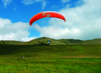 Décollage parapente @LaToussuire