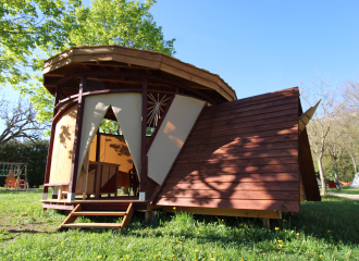 Cabane Bivouac au camping les Écureuils