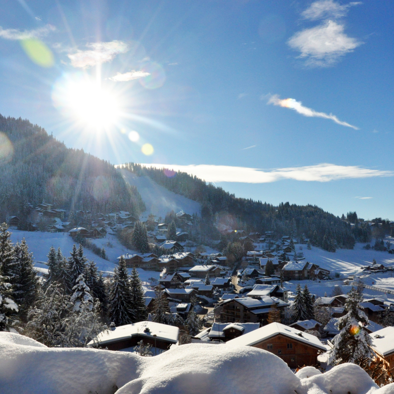 Coeur du village - pistes retour ski aux pieds