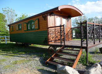 Roulotte extérieur avec terrasse