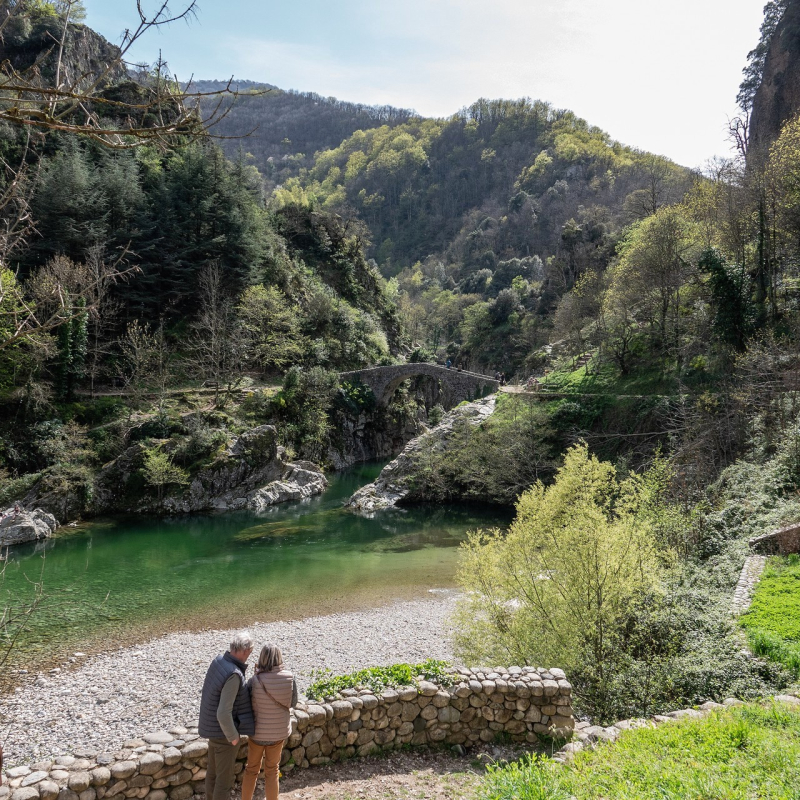 Thueyts - Pont du diable en amoureux ©sourcesetvolcans