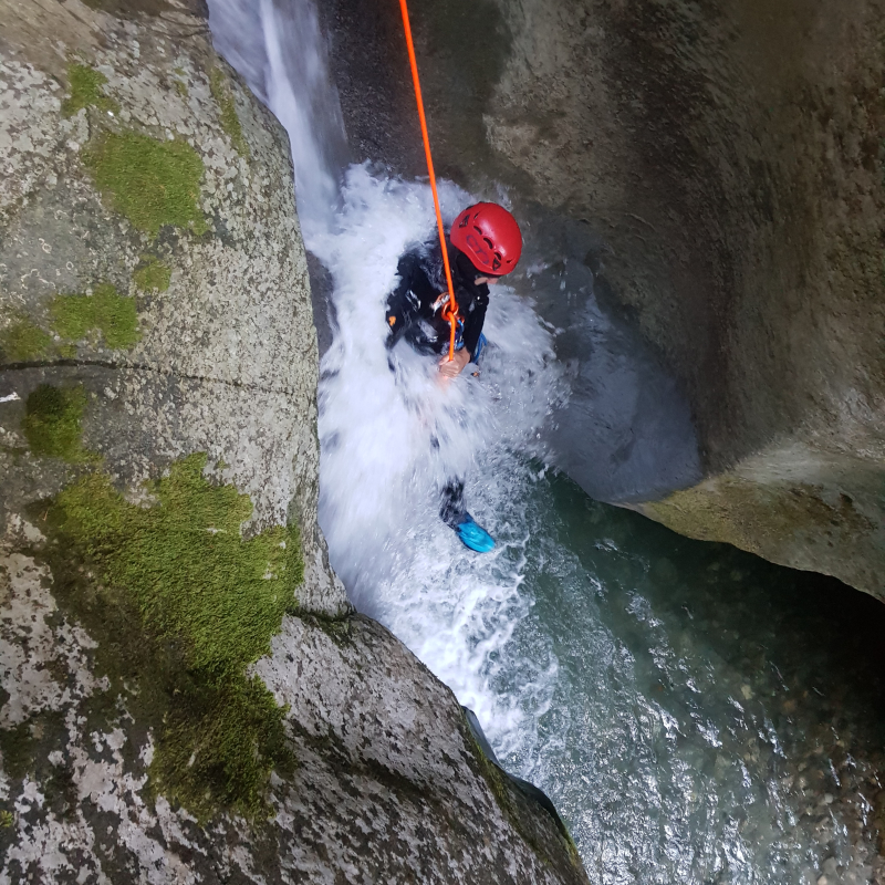 In Canyon We Trust - Ecole de Canyoning