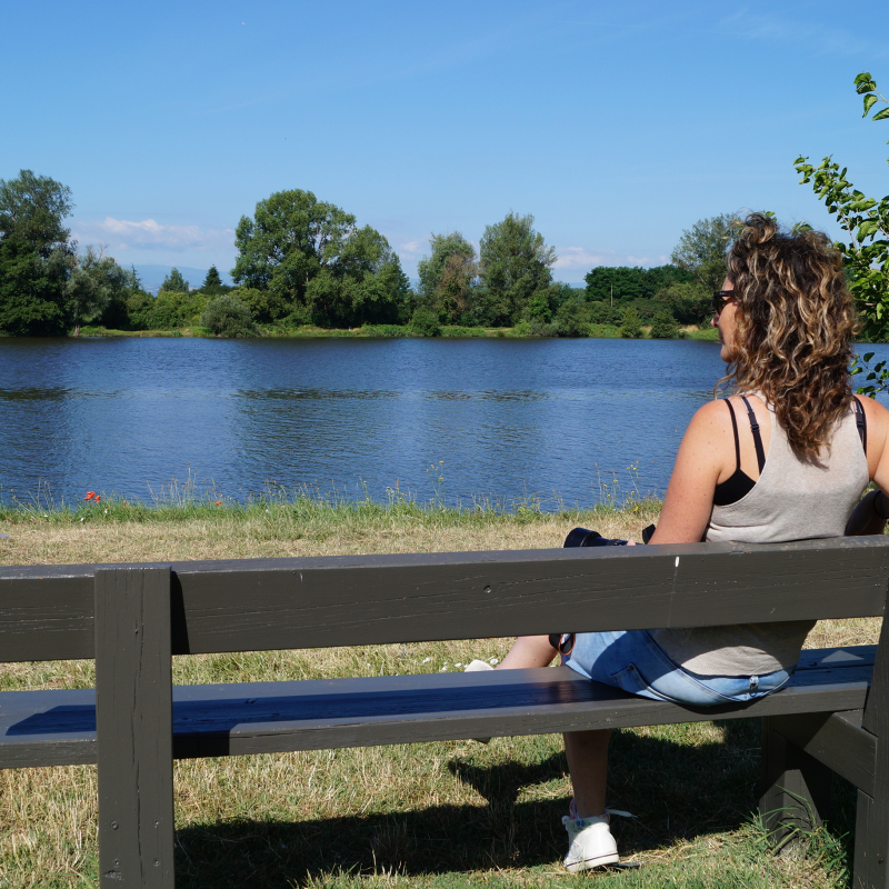 Personne sur un banc