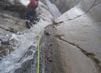 Sortie canyoning encadrée au canyon de Gorgette et Crapanoz