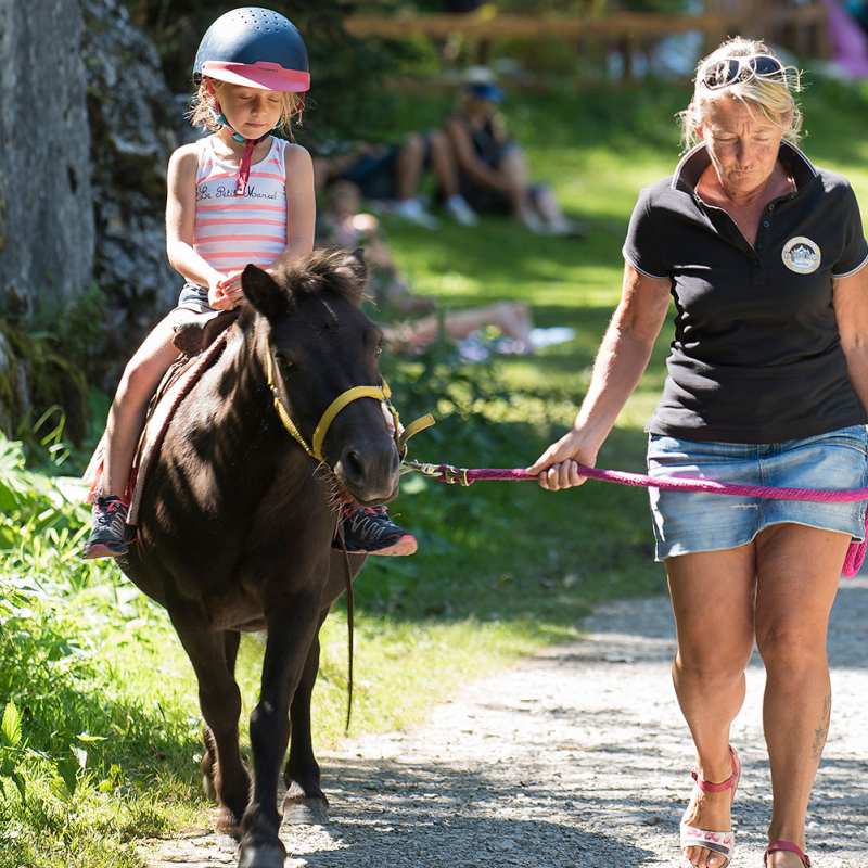 Balade à poney au Lac de Montriond