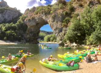 Descente de l'Ardèche en canoës