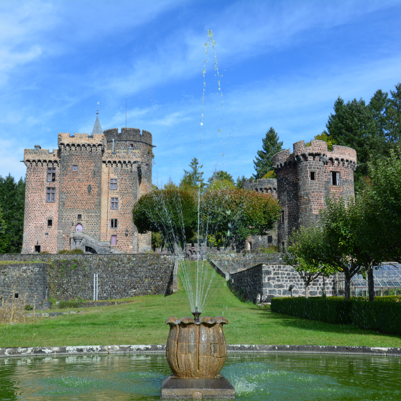 Château Dauphin à Pontgibaud