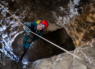 Spéléologie dans le Massif des Bauges