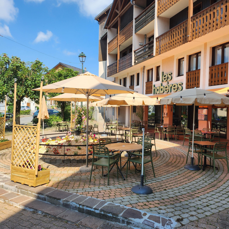 Terrasse été et bâtiment extérieur