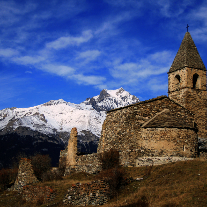 Eglise St Pierre d'Extravache à Val Cenis Bramans