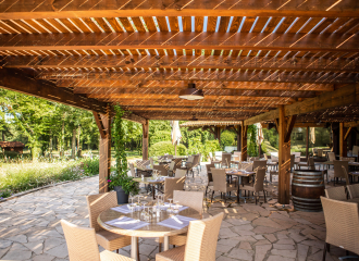 Terrasse devant le parcours