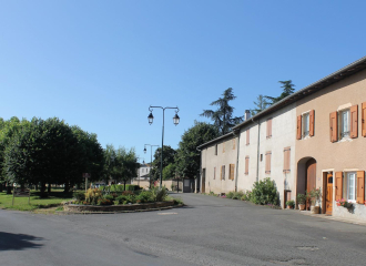 Gîte 'Fleurs de Gamay' (6 personnes, 3 chambres) à Lancié (Rhône, Beaujolais, entre Villefranche-sur-Saône et Mâcon).