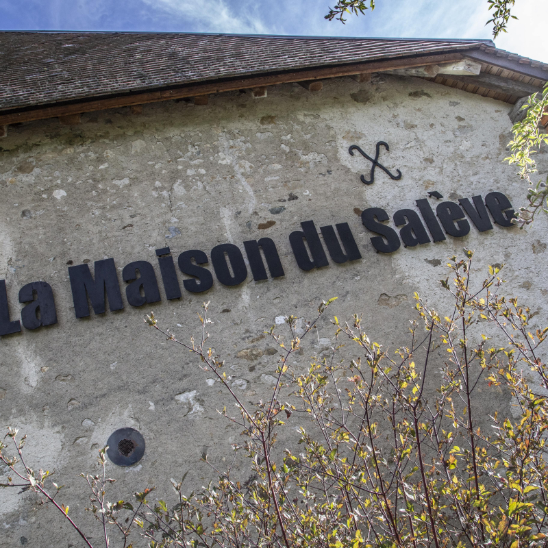 La Ferme de Mikerne, une ancienne ferme datant du XVIIIème siècle